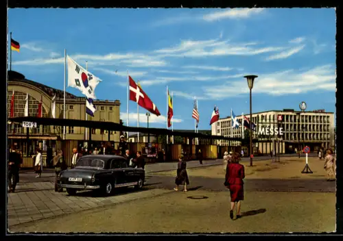 AK Frankfurt a. M., Autofahrzeug am Gelände der Internationalen Messe