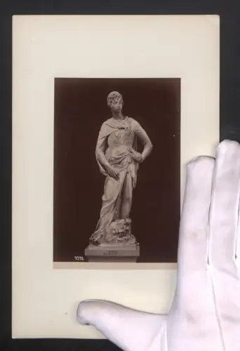 Fotografie unbekannter Fotograf, Ansicht Firenze, David mit dem Kopf von Goliath von Donathello, Museo Nazionale