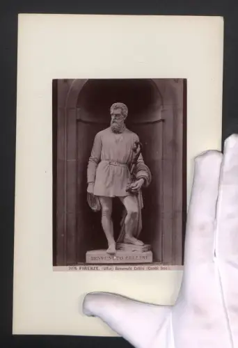 Fotografie unbekannter Fotograf, Ansicht Firenze, Benvenuto Cellini, Grossformat 25 x 17cm