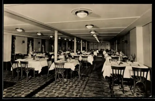 AK Passagierschiff M.S. Milwaukee der Hamburg-Amerika Linie, Speisesaal Touristenklasse, Innenansicht