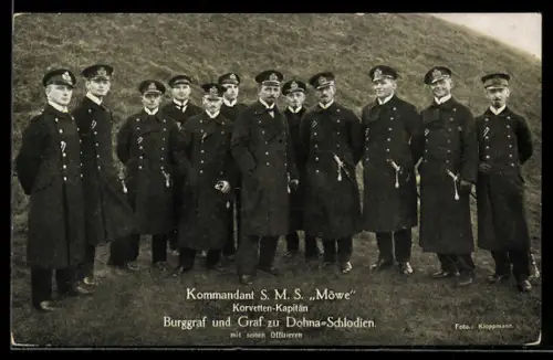 AK Korvetten-Kapitän Burggraf und Graf zu Dohna-Schlodien mit seinen Offizieren, Kommandant d. Hilfskreuzers S.M.S. Möwe