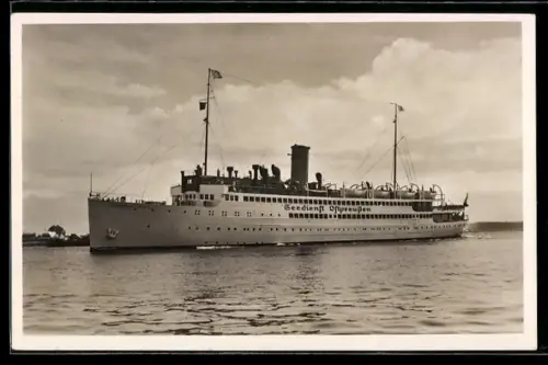 AK Passagierschiff M.S. Hansestadt Danzig vom Seedienst Ostpreussen langsame Fahrt laufend