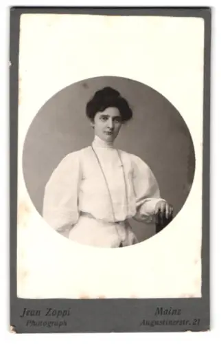 Fotografie Jean Zoppi, Mainz, Augustinerstr. 21, Porträt der Frau Maria, 21.9.1906