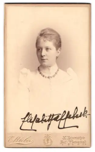 Fotografie E. Bieber, Hamburg, Neuer Jungfernstieg 20, Porträt der jungen Frau Elisabeth