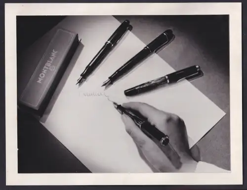 Fotografie unbekannter Fotograf und Ort, Montblanc Füllfederhalter, Schreibtest eines Füllfederhalters, 27 x 21cm