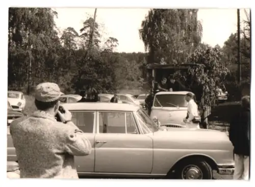 18 Fotografien Ansicht Berlin, Männertag 1961, Mariendorfer Damm mit Pferdefuhrwerk, LKW mit den Good Time Jazzmen