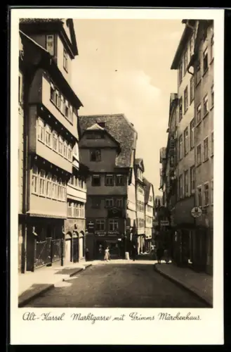 AK Kassel, Strasse Marktgasse mit Grimms Märchenhaus