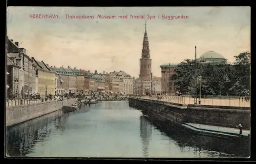 AK Köbenhavn, Thorvaldsens Museum med Nicolai Spir i Baggrunden