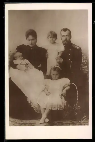 AK Familienportrait Zar Nikolaus II. von Russland