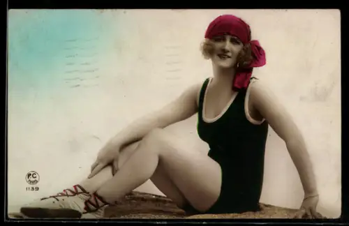 AK Junge Frau in grünem Badeanzug