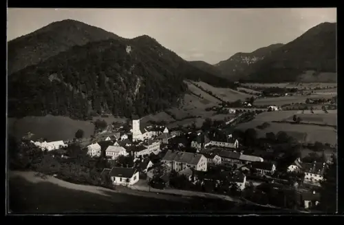 AK Gaming /N.Ö., Gesamtansicht mit Kirche und Bergkulisse