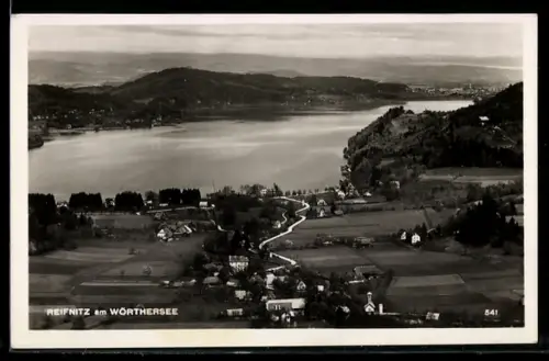 AK Reifnitz am Wörthersee, Panorama mit Strassenpartie