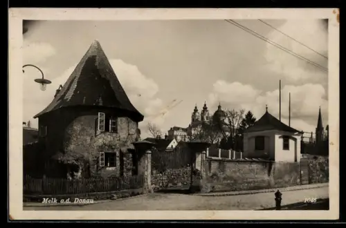 AK Melk a. d. Donau, Strassenpartie mit Stift