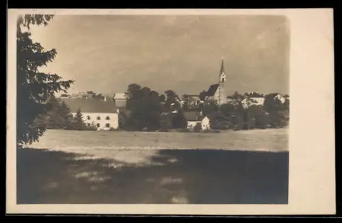 AK Roitham, Teilansicht mit Kirche