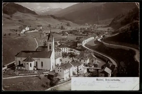 AK Matrei /Brennerbahn, Teilansicht mit Kirche