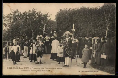 AK Notre-Dame-de-Liesse, Procession à la Fontaine Miraculeuse Sermon par Monseigneur Péchenart