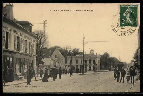 AK Vitry-sur-Seine, Mairie et Place