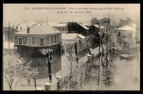 AK Alfortville, Inondé, Vue prise Rue Véron, angle Rue Voltaire, Crue du 28 janvier 1910