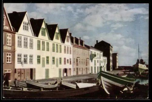 AK Tórshavn, Hafenfront mit bunten Giebelhäusern und Fischerbooten