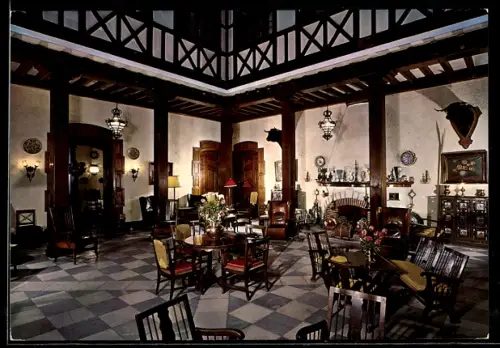 AK Murcia, Hotel Reina Victoria, Patio