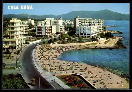 AK Cala Bona, Strand mit Promenade und Hotels
