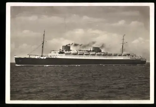 AK Passagierschiff Bremen vom Norddeutschen Lloyd Bremen in Seitenansicht