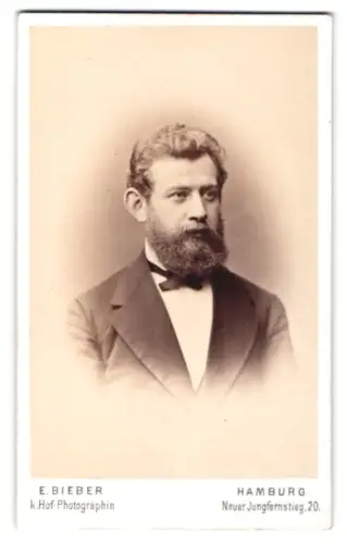 Fotografie E. Bieber, Hamburg, Neuer Jungfernstieg 20, Porträt des Herrn Albert Kaufmann