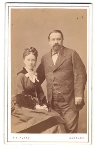 Fotografie H.F. Plate, Hamburg, Jungfernstieg 6, Portrait eines Paar