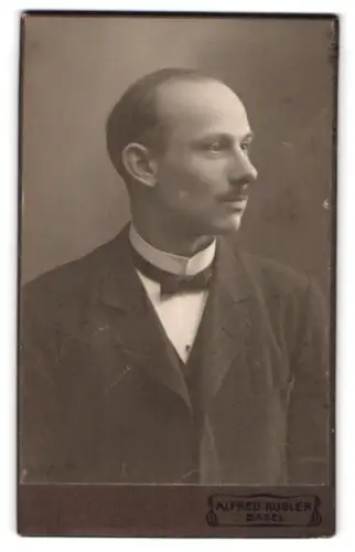 Fotografie Alfred Kugler, Basel, Porträt des Herrn Emil Heitz