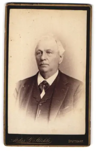 Fotografie Atelier G. Stöckle, Stuttgart, Blumenstrasse 19, Porträt des Herrn Kling