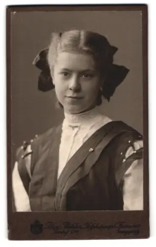 Fotografie Alex Möhlen, Hannover, Georgsplatz, Porträt einer jungen Frau
