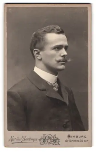 Fotografie Martha Bontemps, Hamburg, Gr. Bleichen 30, Oskar Büls im Halbprofil