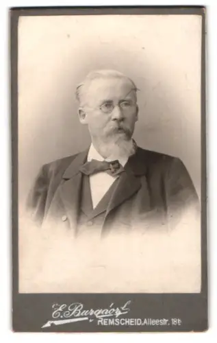 Fotografie E. Burgdorf, Remscheid, Alleestrasse 18b, Gust. Wilh. Peipers im Alter von 64 Jahren