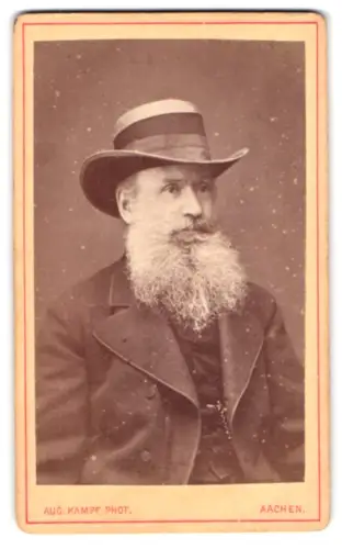 Fotografie Aug. Kampf, Aachen, Comphausbad-Str. 27, Gustav Praetorius mit Hut und Vollbart