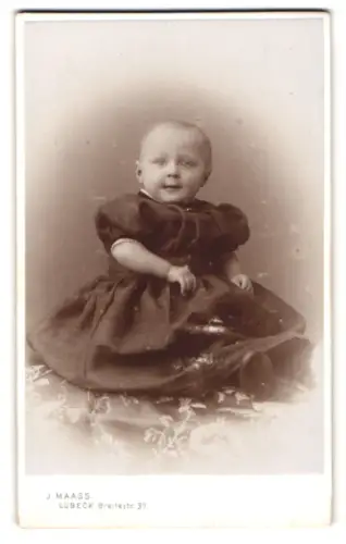 Fotografie J. Maass, Lübeck, Breitestr. 37, Marge Küste als Kleinkind