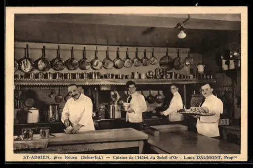 AK St-Adrien /Seine-Inf., Cuisine de l`Hôtel du Soleil d`Or