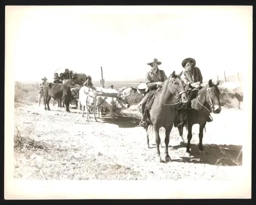 Fotografie Schauspieler William Holden in einer Szene aus dem Film Arizona, Grossformat 21 x 27cm