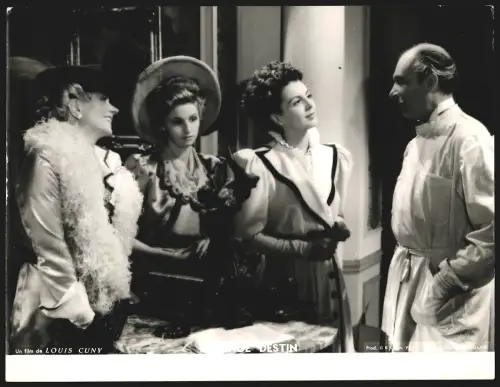 Fotografie Schauspielerinnen Renée Saint-Cyr und Aime Clariond in einer Szene aus Gefundenes Leben, 22 x 28cm