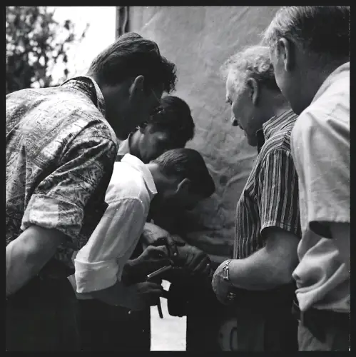 Fotografie Marc Chagall, jüdischer Maler, mit einer Gruppe