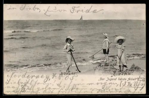 AK Kinder in Strandkleidung beim Burgenbau am Strand