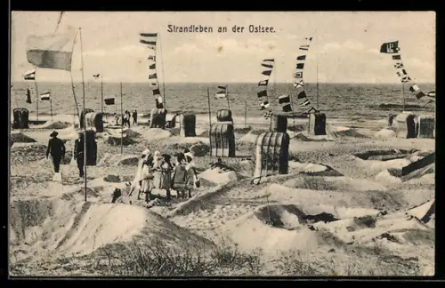 AK Strandleben an der Ostsee, Strandkörbe, Kindergruppe in Strandkleidung