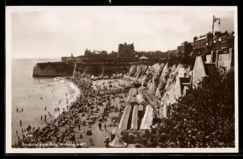 AK Broadstairs Bay, Looking West
