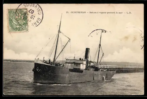 AK Ouistreham, Bateau à vapeur prenant la mer