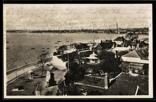 AK Cherbourg, Hafenpromenade mit Pavillon und Booten