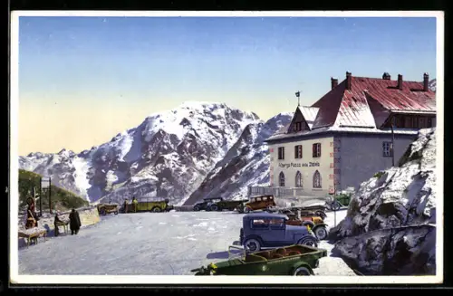 AK Albergo Passo Dello Stelvio, Automobile auf dem Parkplatz