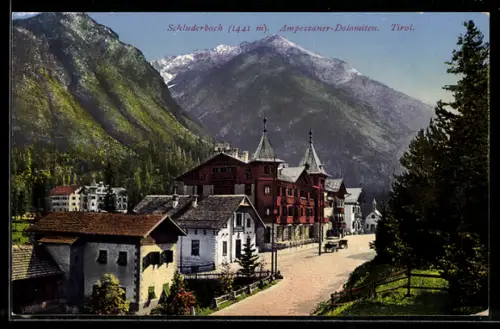 AK Schluderbach, Strassenpartie und Kutsche in Richtung Ampezzaner-Dolomiten