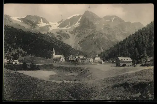 AK St. Gertraud im Suldental, Ortsansicht mit Kirche und Bergpanorama
