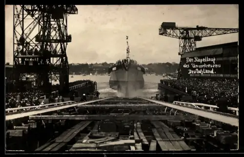 Foto-AK Stapellauf des Panzerkreuzers Deutschland bei den Deutschen Werken in Kiel am 19.5.1931