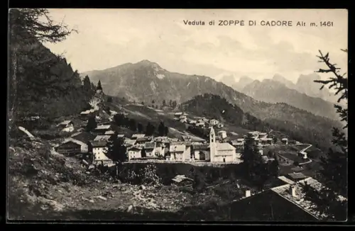 AK Zoppè di Cadore, Veduta panoramica del villaggio montano con chiesa e paesaggio alpino