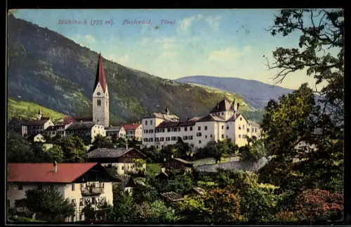 AK Mühlbach /Pustertal, Tirol, vista del villaggio con chiesa e montagna sullo sfondo